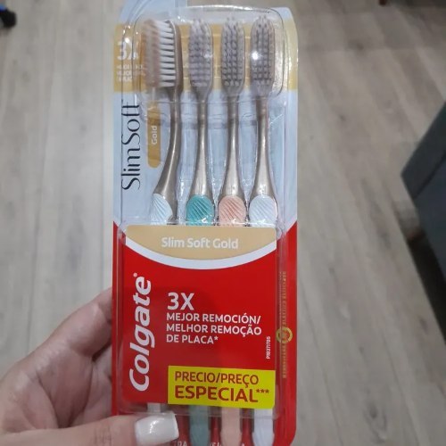 Colgate Slim Soft Gold Premium Escova de Dente, 4 Unidades