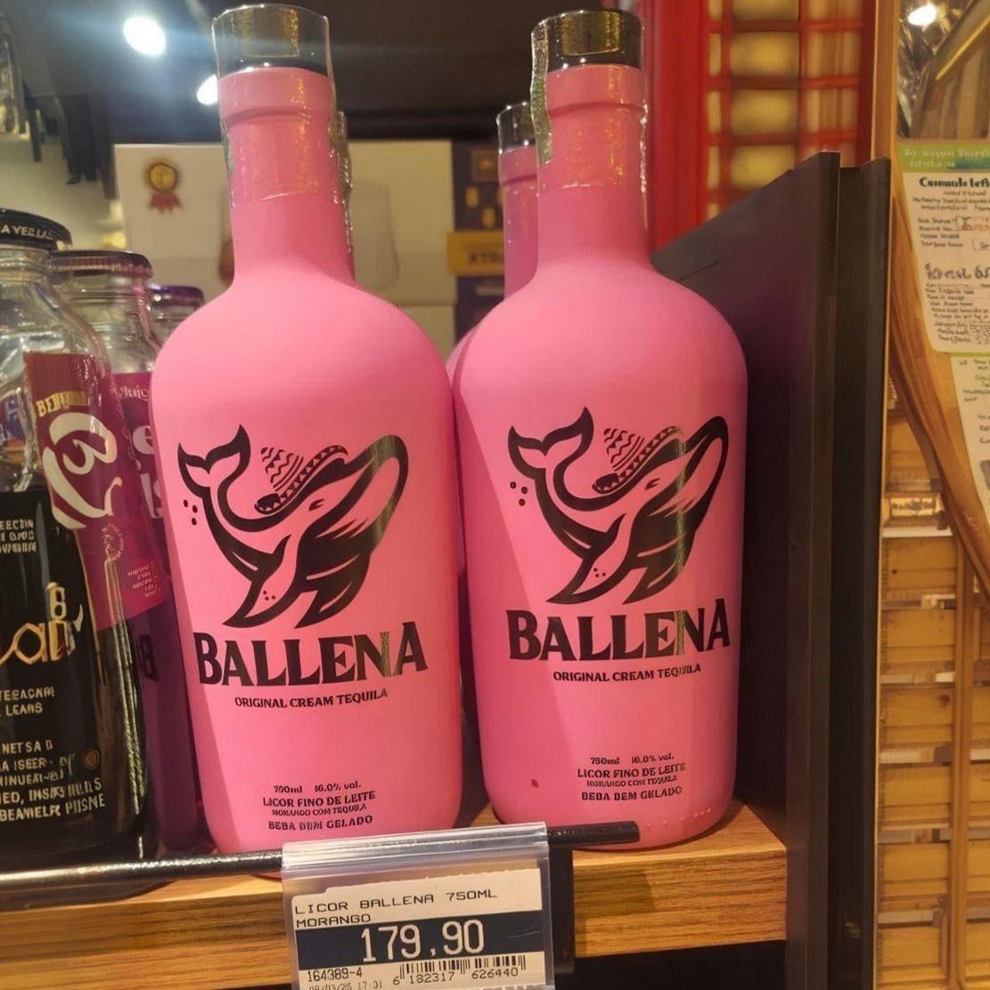 Licor Ballena morango 750ml